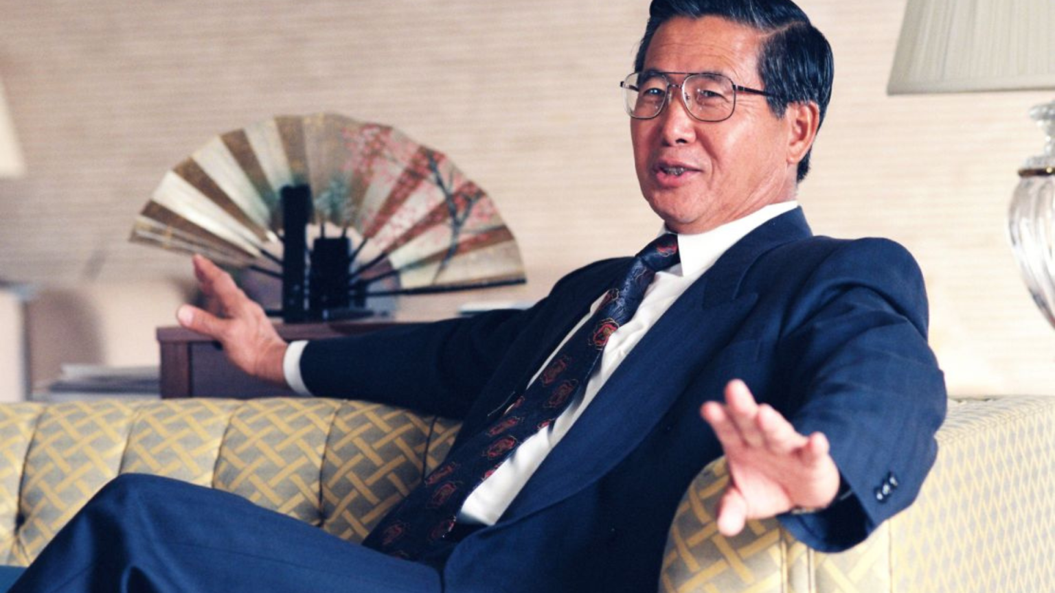 AU PEROU LOMBRE DE FUJIMORI CONTINUE DE DETEINDRE SUR LA POLITIQUE