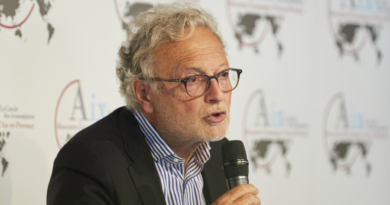 André Cartapanis : Fragmentation ou remondialisation de l’économie mondiale ?