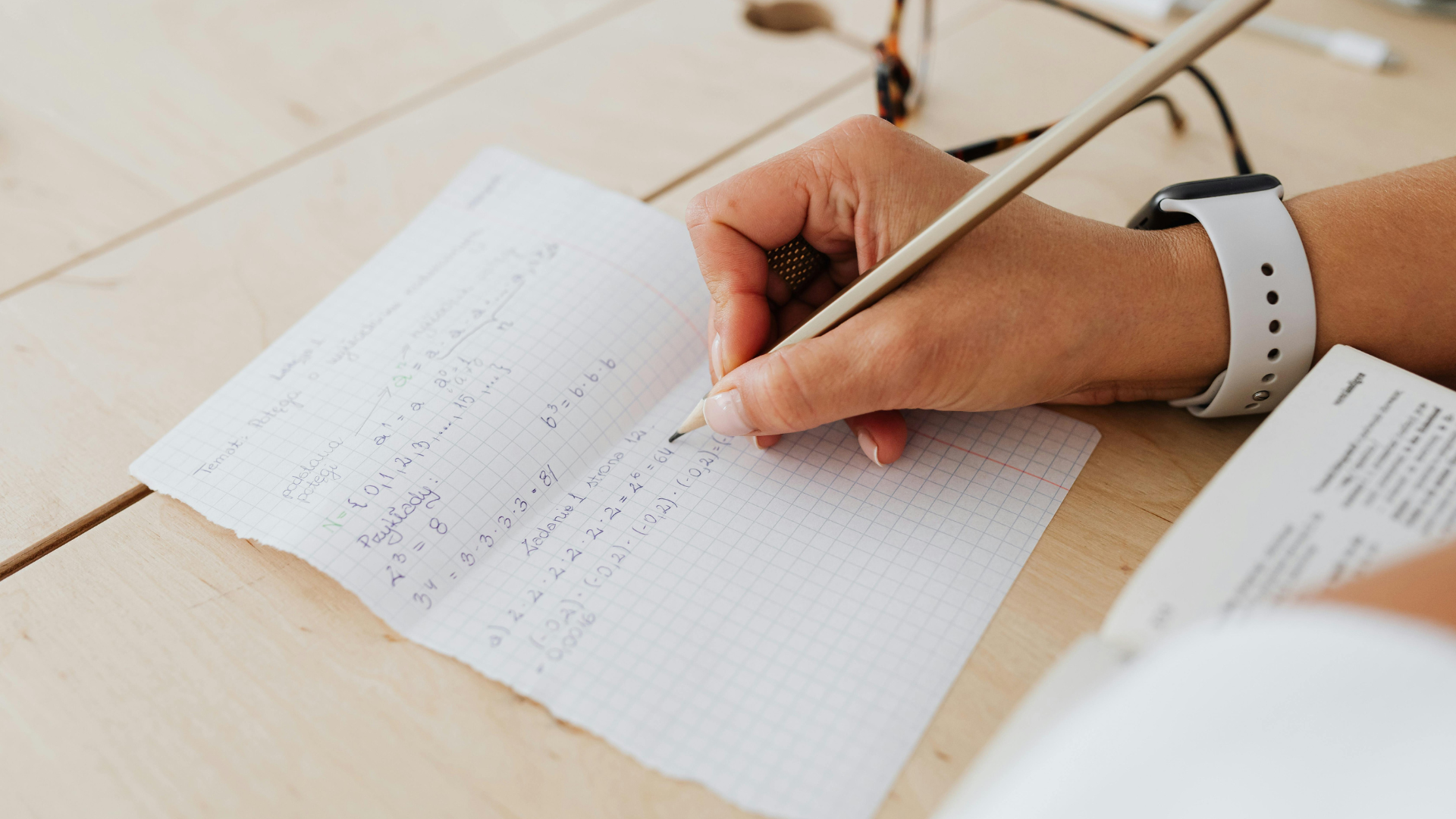 MATHEMATIQUES APPLIQUEES ESSEC 2 2024 BONNE COPIE 18