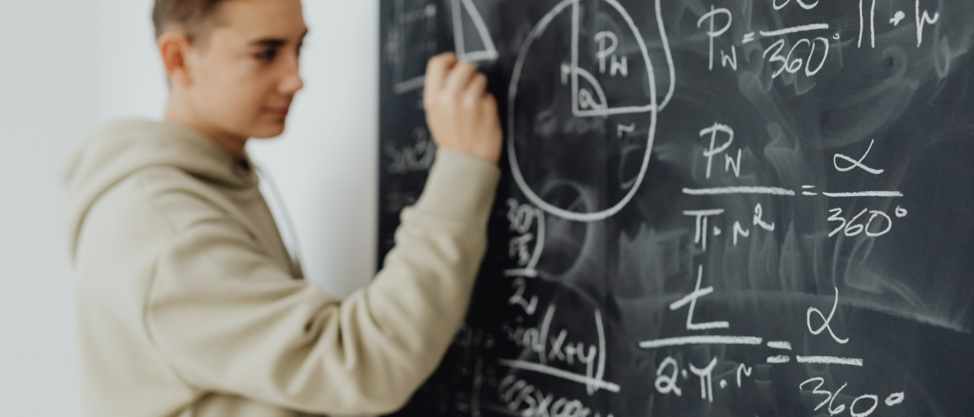 correction-maths-appliquees-ecricome-2025