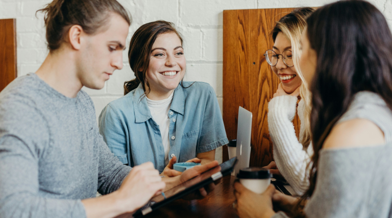 CV ECOLE COMMERCE COMMENT SE DEMARQUER