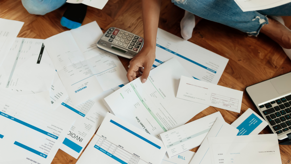DETTE INVESTISSEMENT SOCIETE MENACE COHESION