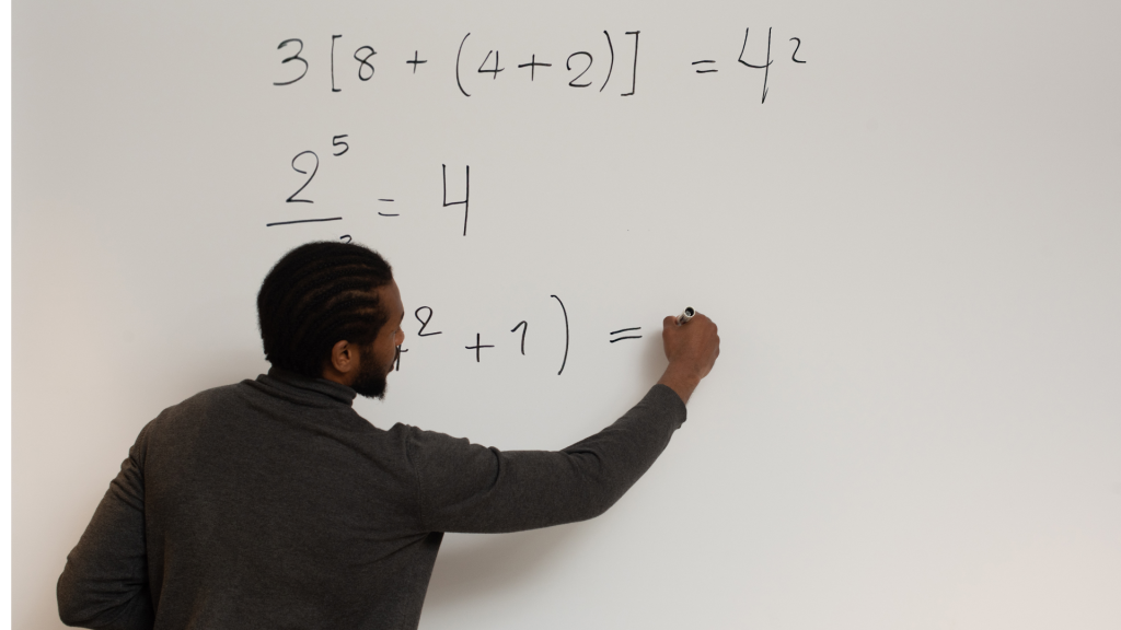 MATHEMATIQUES APPLIQUEES EMLYON 2025 BONNE COPIE 18