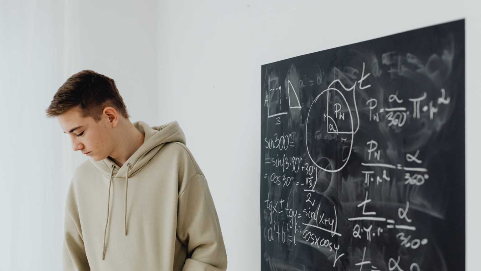 MATHEMATIQUES APPROFONDIES EMLYON 2025 BONNE COPIE 18