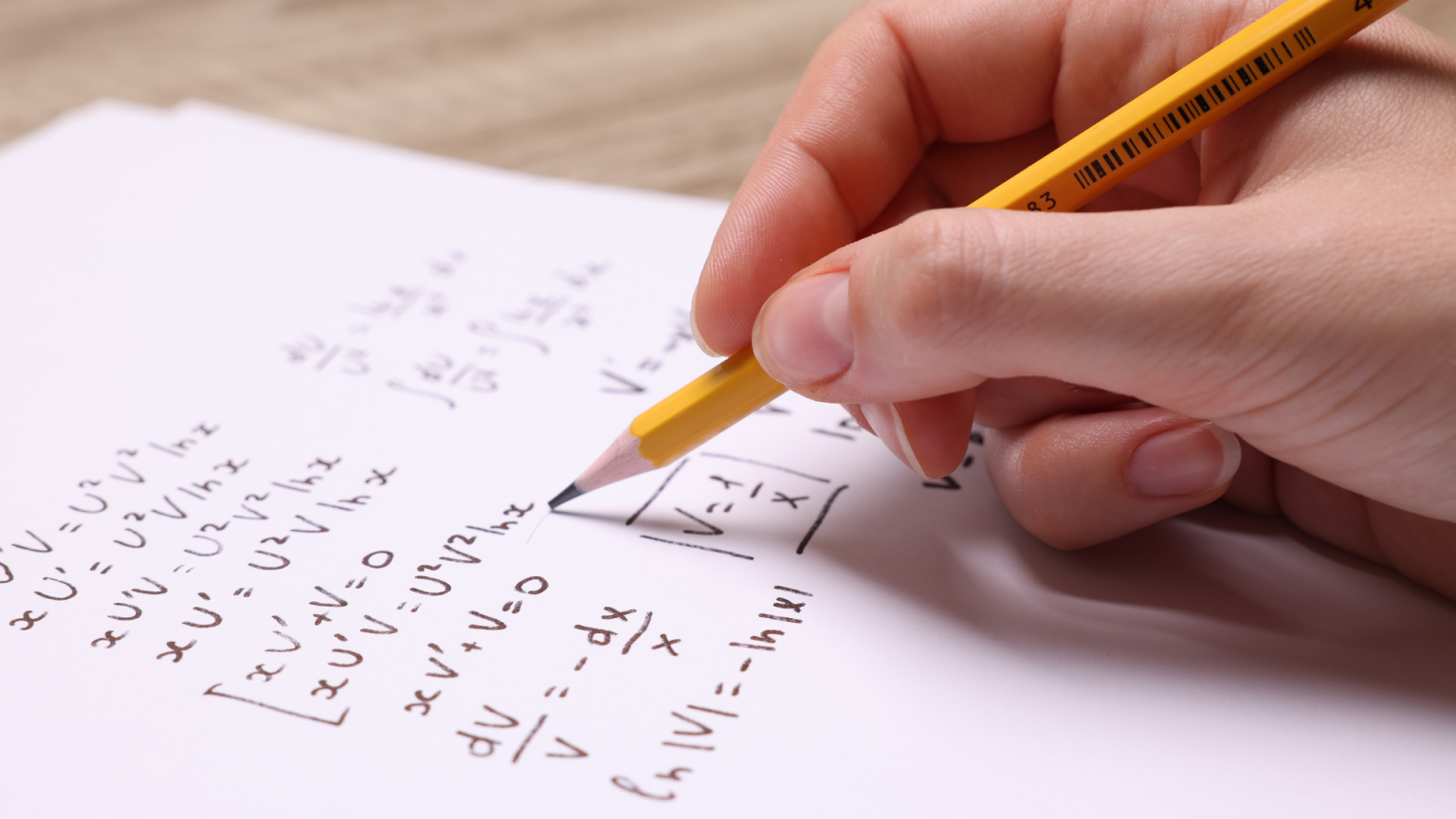 MATHEMATIQUES APPLIQUEES HEC ESSEC 2025 BONNE COPIE 18