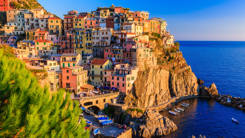 TOURISME MASSE ITALIE RICHESSE ECONOMIQUE MENACE TERRITOIRES