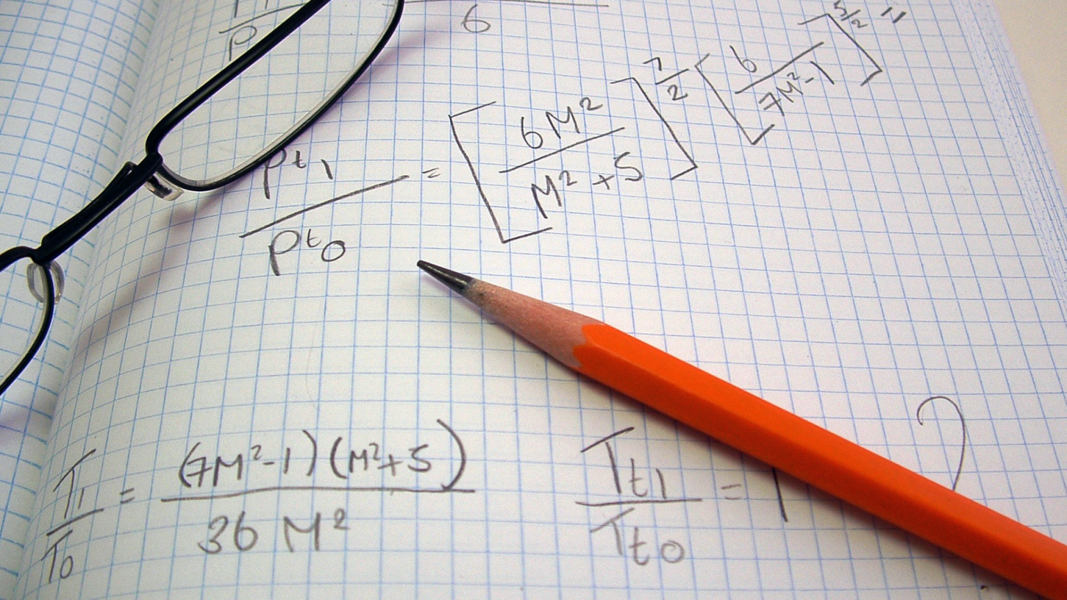 MATHEMATIQUES APPROFONDIES ESSEC HEC 2025 BONNE COPIE 18