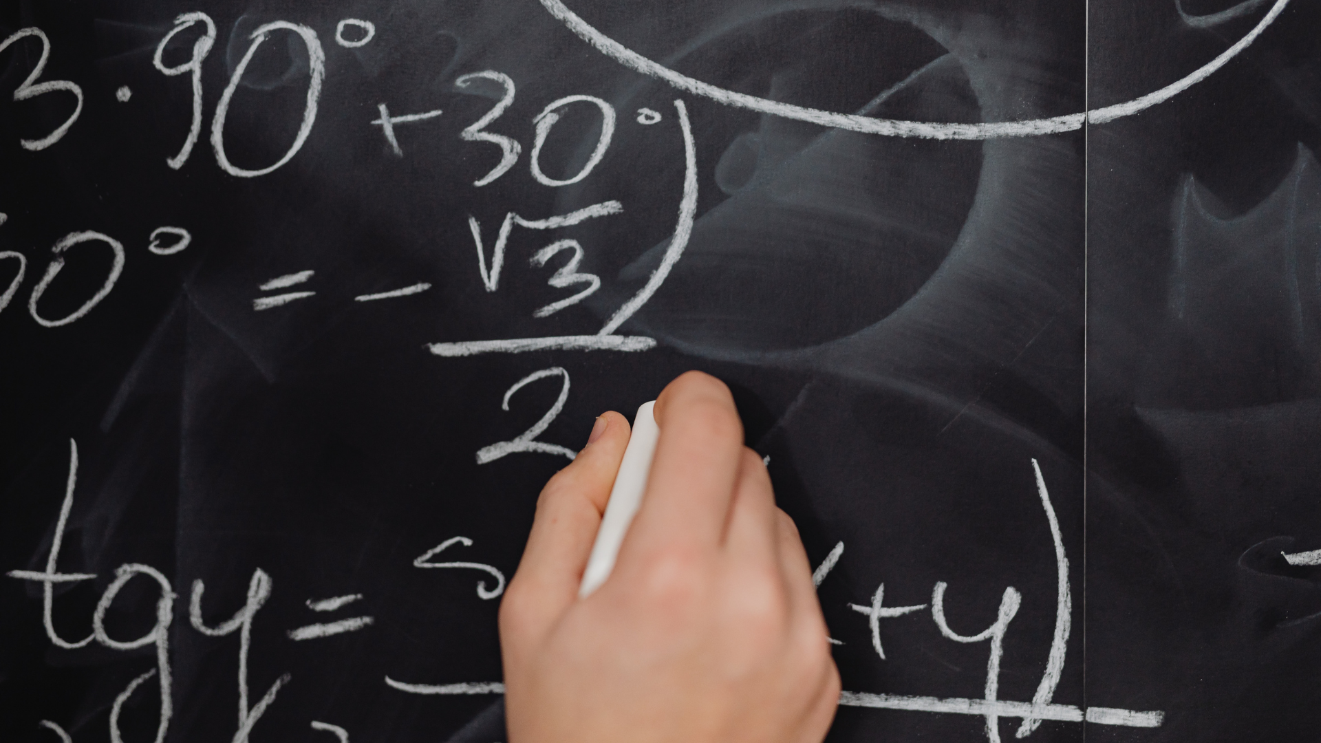 MATHEMATIQUES APPROFONDIES EMLYON 2025 BONNE COPIE 19